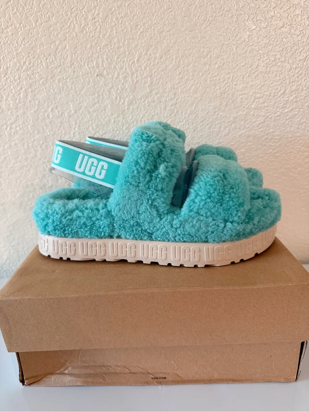 UGG woman’s  Plush Teal Shearling Slide Sandals - Picture 4 of 7
